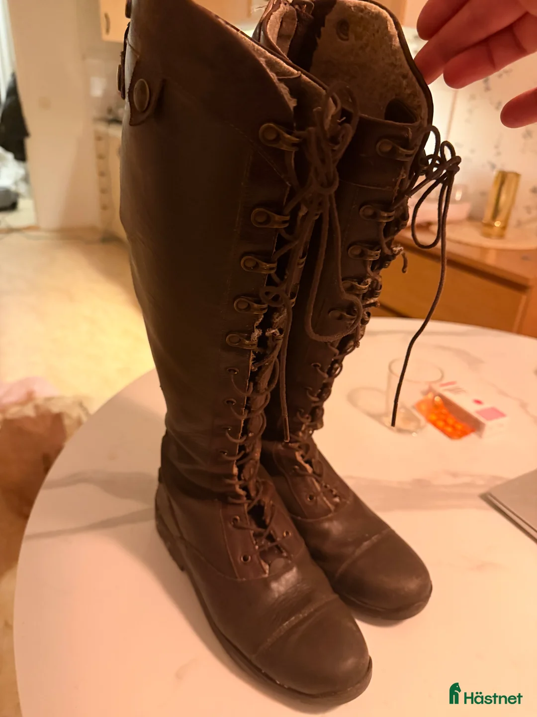 Ridstövlar ryttarutrustning till salu: Crw ridstävlar bruna Stl 39 med Lätt fodring i Älvkarleby - Annons 1