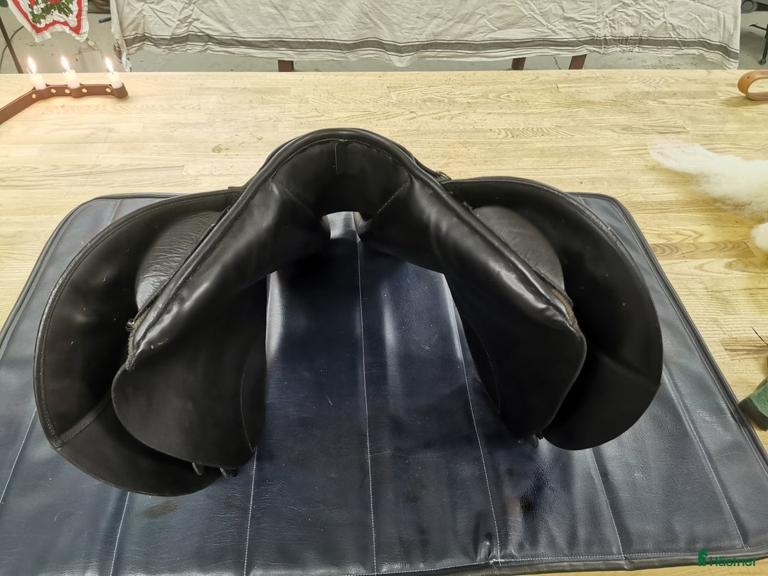 Sadlar hästutrustning till salu: Globus Esperanza 16,5 i Vännäs - Annons 2