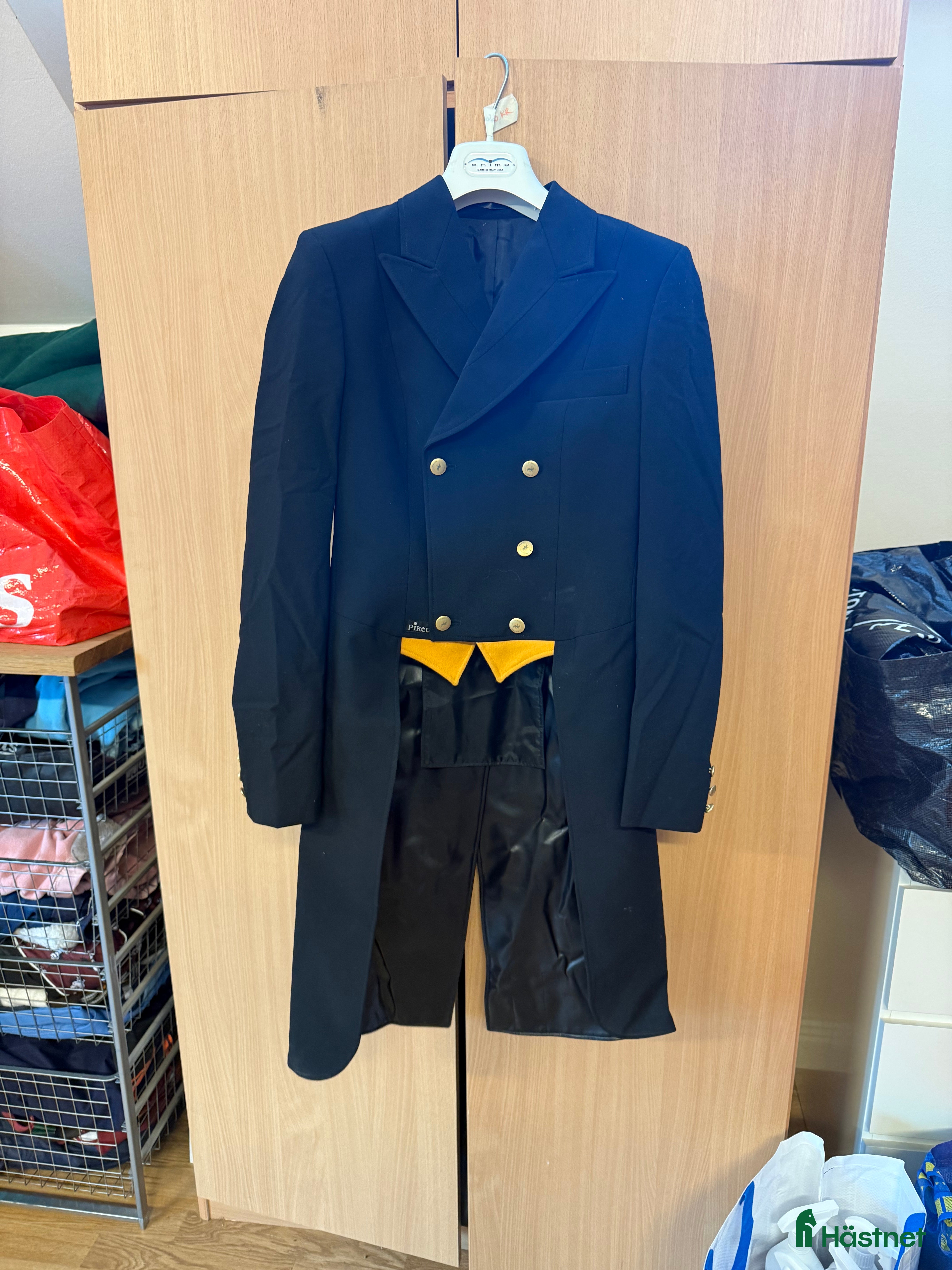 Jackor & Kavajer ryttarutrustning till salu: Pikeur-frack  i Vendelsö - Annons 21