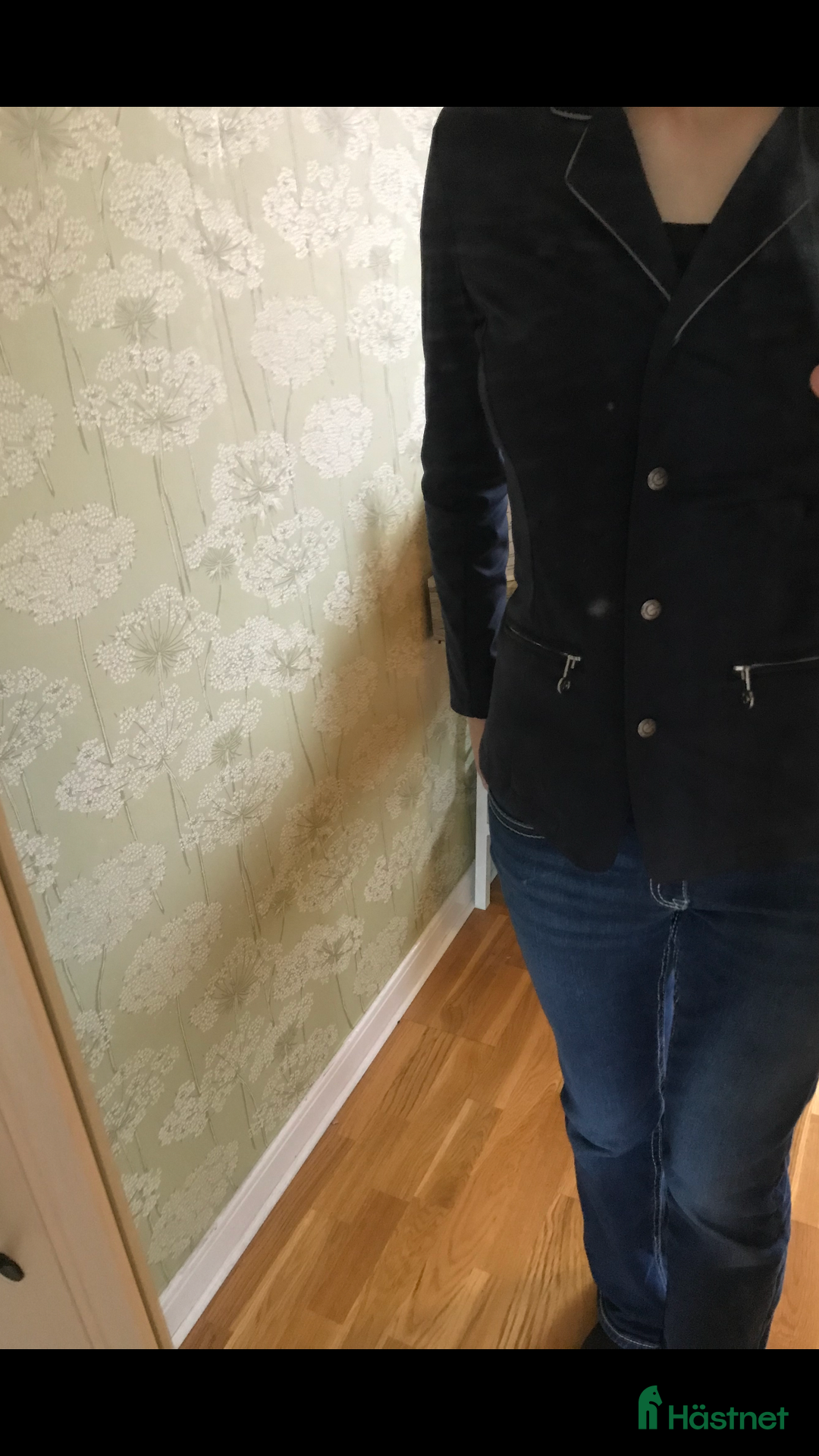 Jackor & Kavajer ryttarutrustning till salu: Blå tävlingskavaj i Årsta - Annons 1