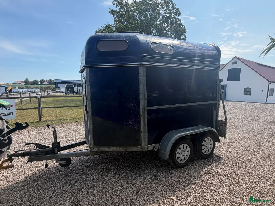 Hästtransporter  fordon & transport till salu: Välvårdad hästtransport med aluminiumgolv - Annons 2
