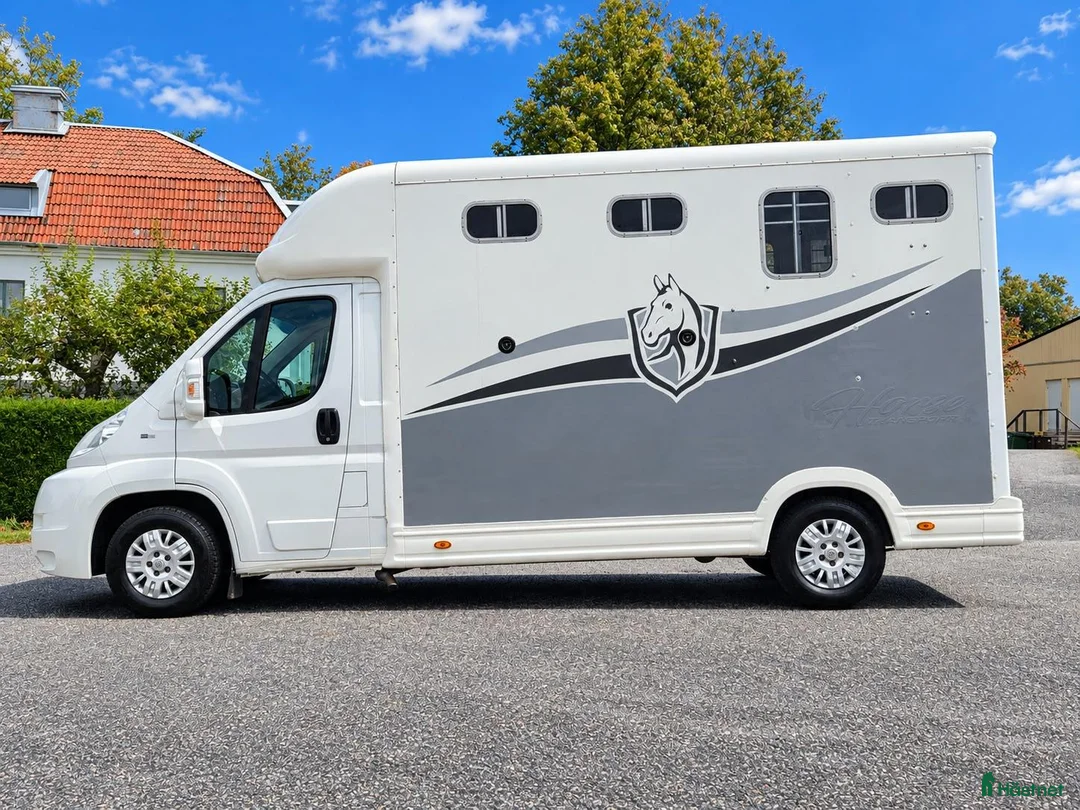 Hästlastbilar  fordon & transport till salu: Hästlastbil Equi-trek Sonic - Annons 2