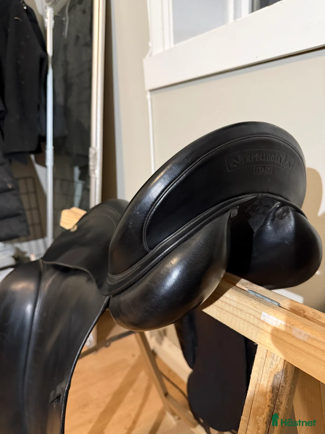 Sadlar hästutrustning till salu: Svart Dressyrsadel Prestige i Runhällen - Annons 5