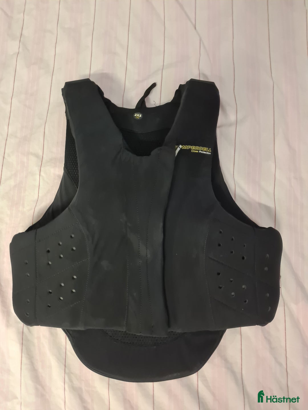 Säkerhetsvästar ryttarutrustning till salu: Komperdell stl 152 i Domsjö - Annons 1