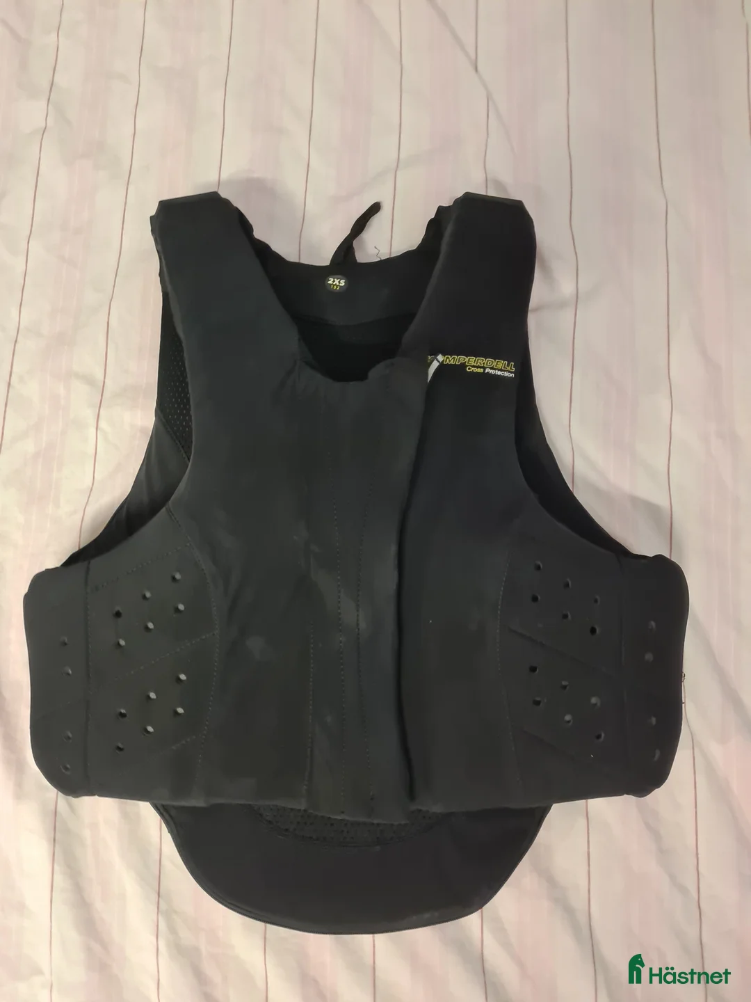 Säkerhetsvästar ryttarutrustning till salu: Komperdell stl 152 i Domsjö - Annons 1