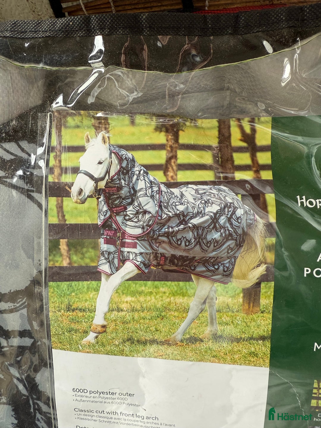 Täcken hästutrustning till salu: Helt oanvänt Amigo horsewear i Saltsjö-Boo - Annons 2