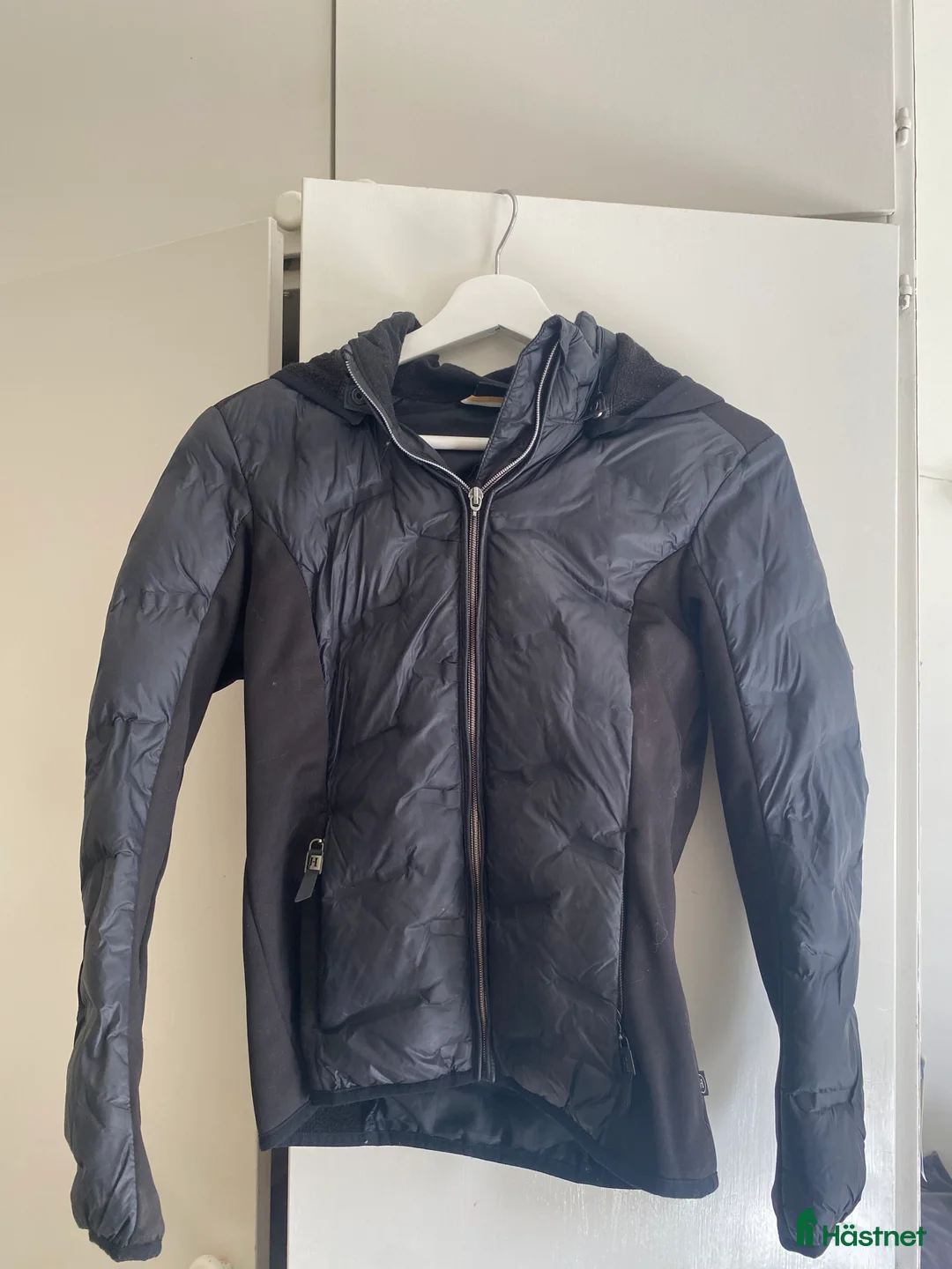 Jackor & Kavajer ryttarutrustning till salu: Jacka i Slite - Annons 1