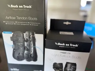 Benskydd hästutrustning till salu: Nya BoT senskydd i Vikingstad - Annons 1