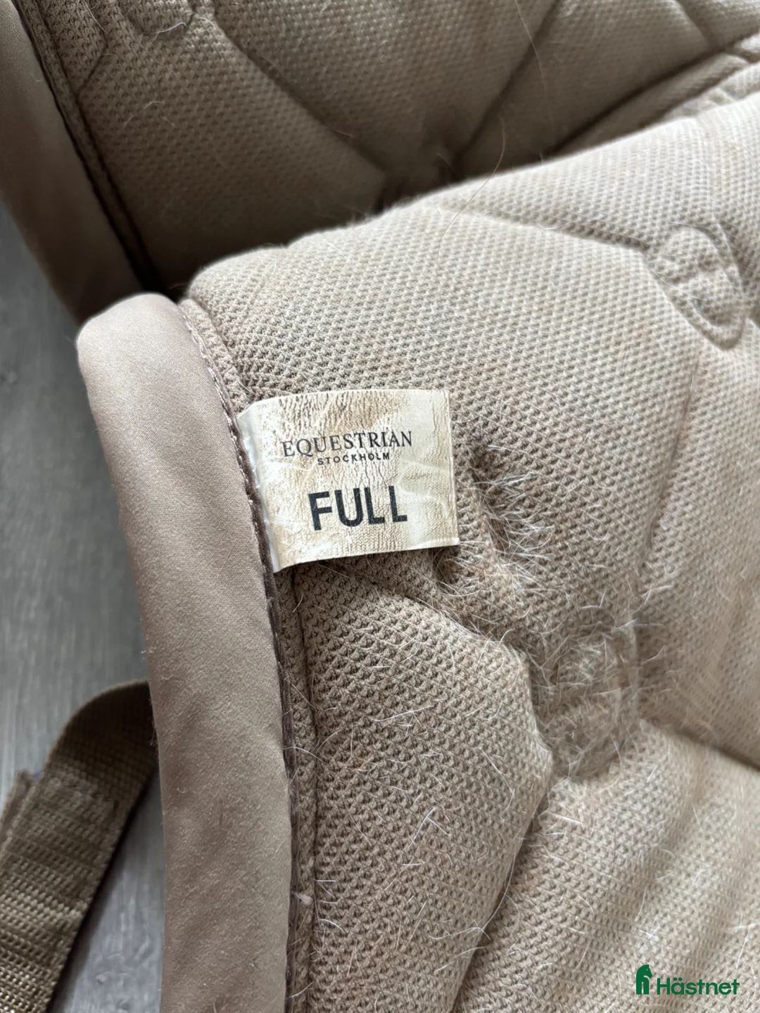 Schabrak & Vojlockar hästutrustning till salu: Nästan oanvänt equestrian stockholm schabrak  - Annons 4