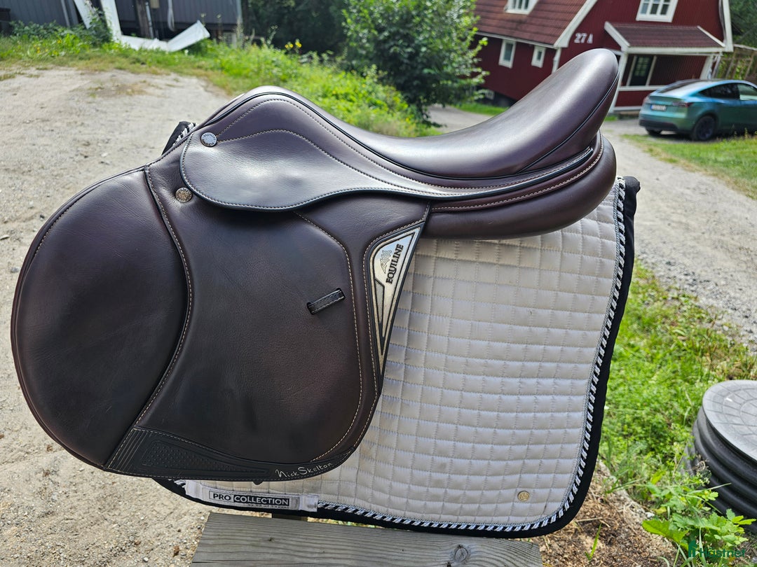 Sadlar hästutrustning till salu: Equiline hoppsadel Nick Skelton i utmärkt skick i Västerhaninge - Annons 1