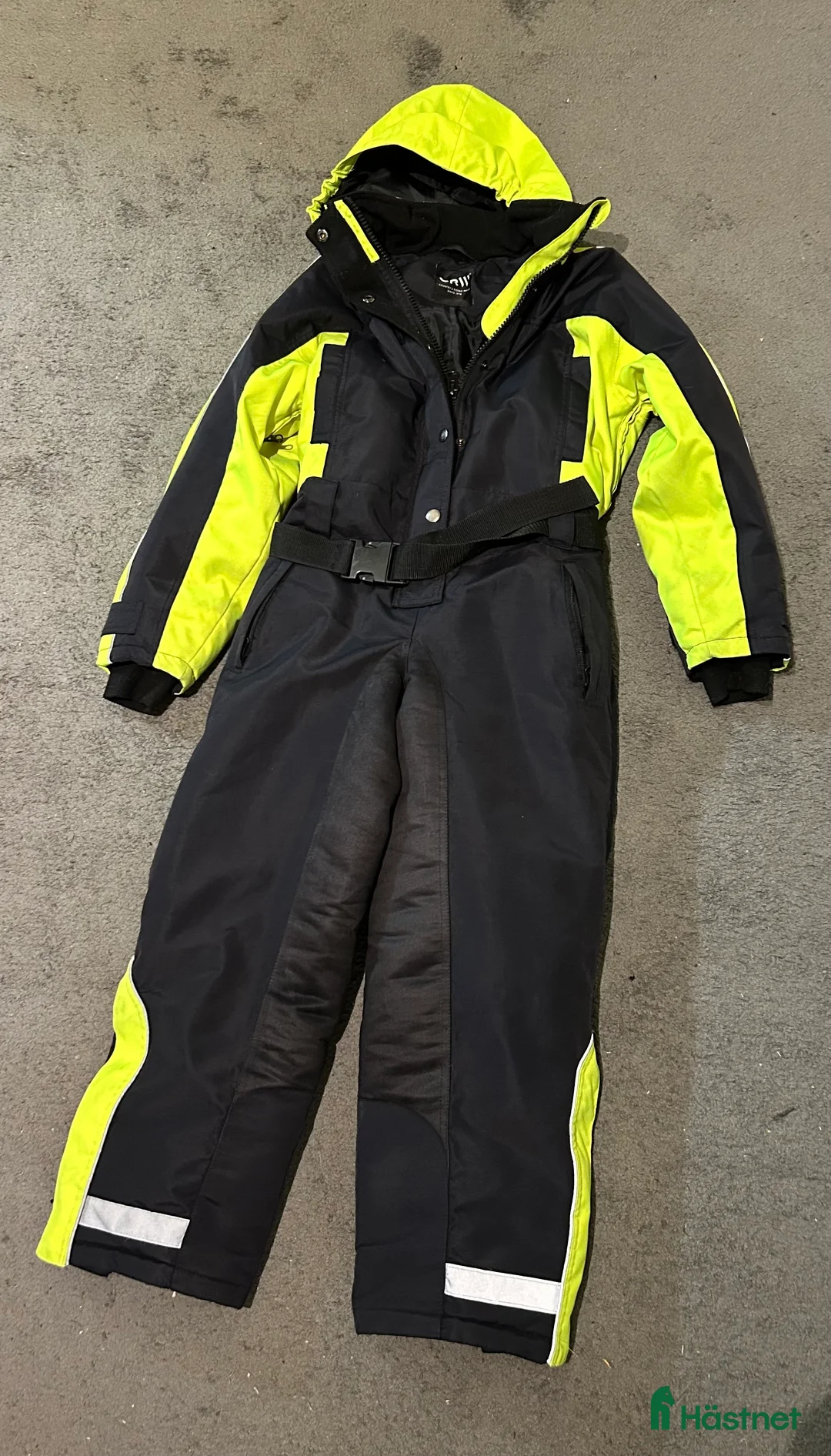 Övrigt Ridkläder ryttarutrustning till salu: Ridoverall och ridkappa  i Åkersberga - Annons 1