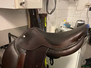 Sadlar hästutrustning Tattersal Hoppsadel i Vretstorp - Annons 1
