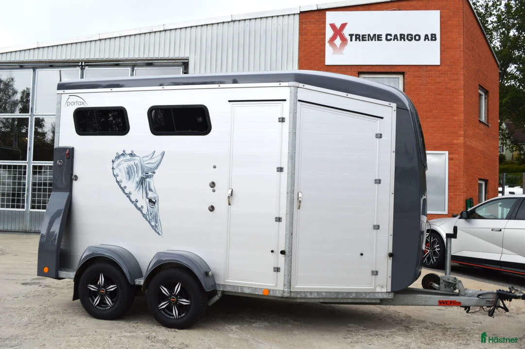 Hästtransporter  fordon & transport till salu: Böckmann Portax LSR 2020 Totalvikt 2700kg - Annons 3