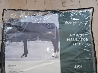 Täcken hästutrustning Amigo insulator plus 550 g i Skultuna - Annons 1