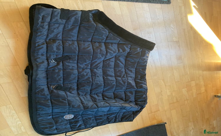 Täcken hästutrustning till salu i Onsala - Annons 18