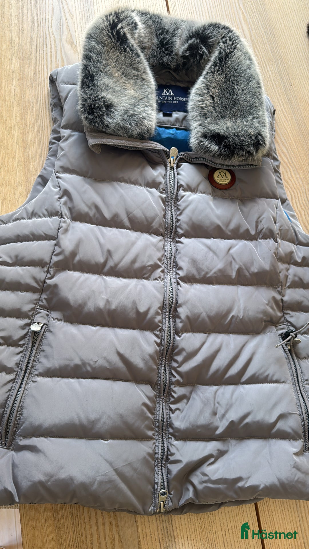 Övrigt Ridkläder ryttarutrustning till salu: Mountain Horse Dunväst i Hjo - Annons 2