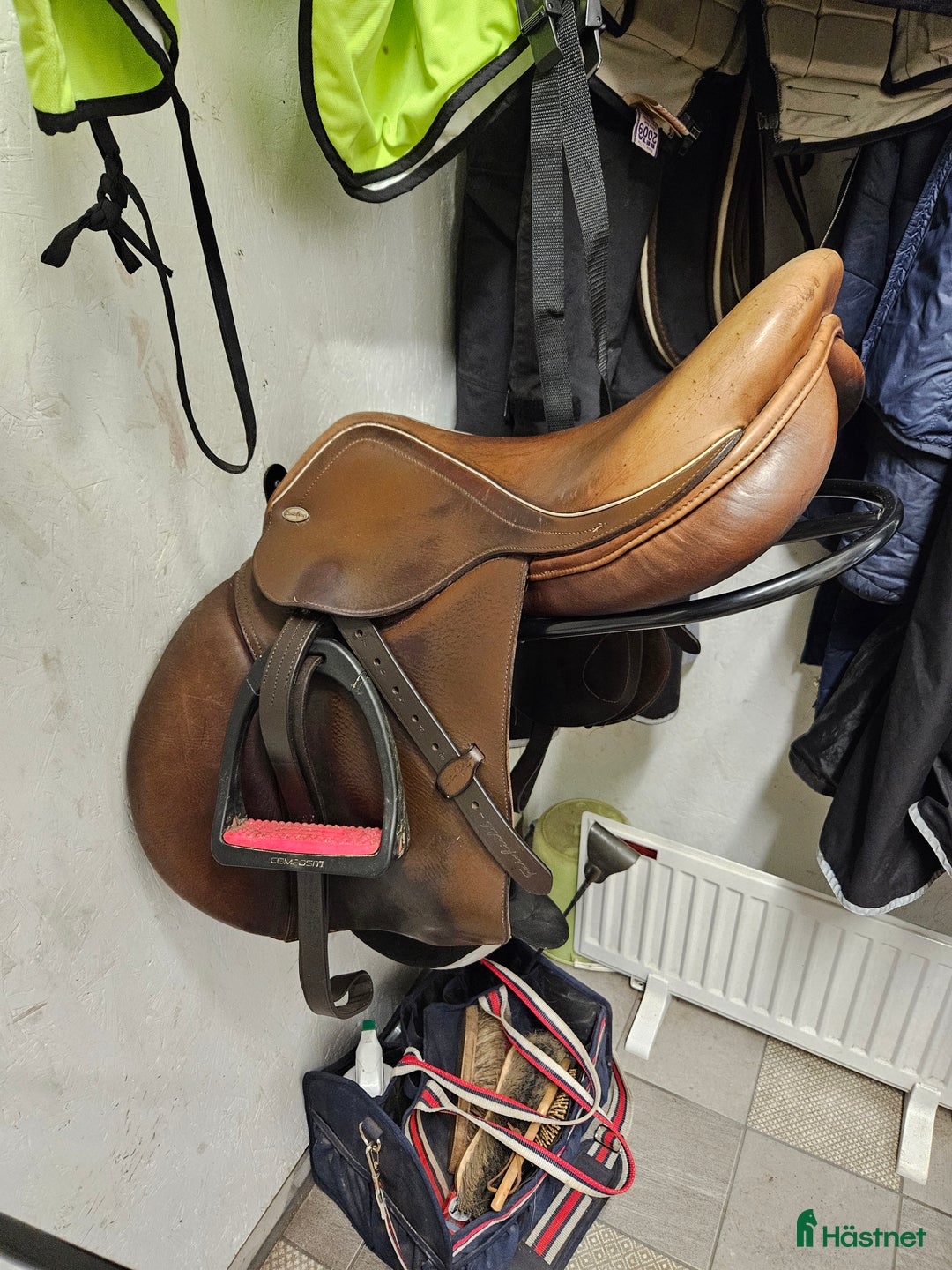 Sadlar hästutrustning till salu: Santa cruz  i Alingsås - Annons 1