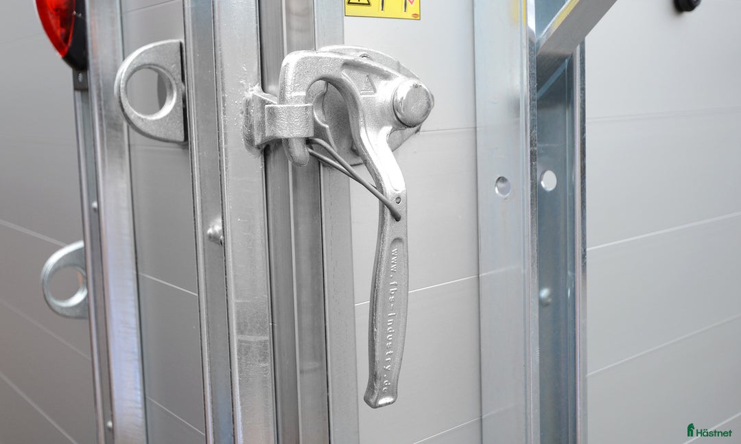 Hästtransporter  fordon & transport till salu: 1,5-hästars + sadelkammare -Kvalitet till bra pris i Kvicksund - Annons 22