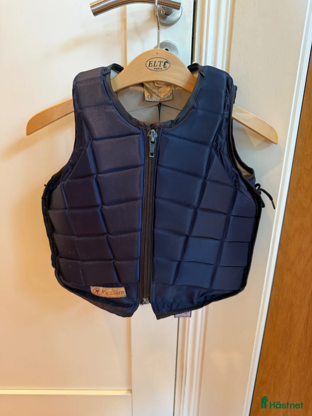 Säkerhetsvästar ryttarutrustning till salu: Rasesafe väst - Annons 1