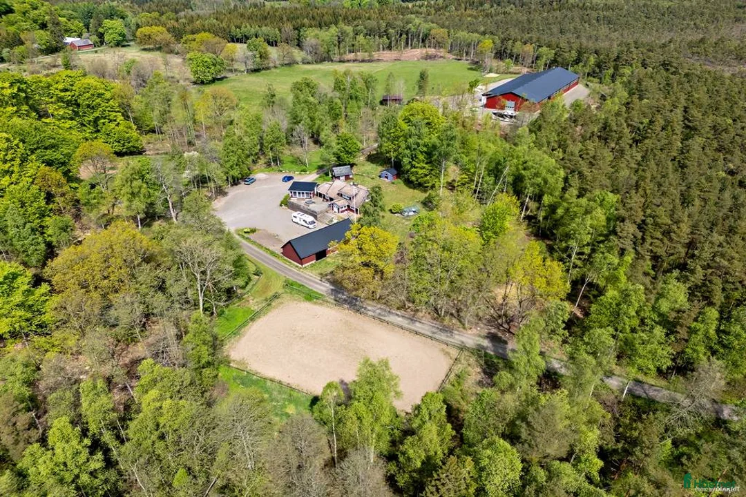  hästgårdar till salu: Fantastiskt hästgård som har allt .. stor verkstad - Annons 31