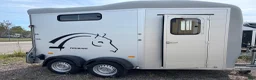 Hästtransporter  fordon & transport till salu: Sadelkammare & Fronturlastning  - Annons 2