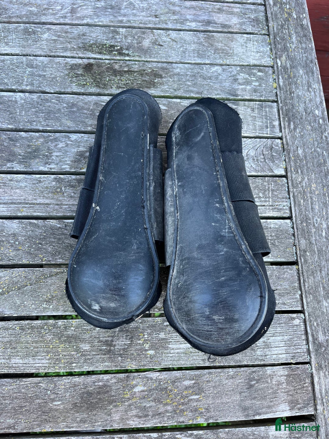 Benskydd hästutrustning till salu: Svarta strykkappor  i Knutby - Annons 1