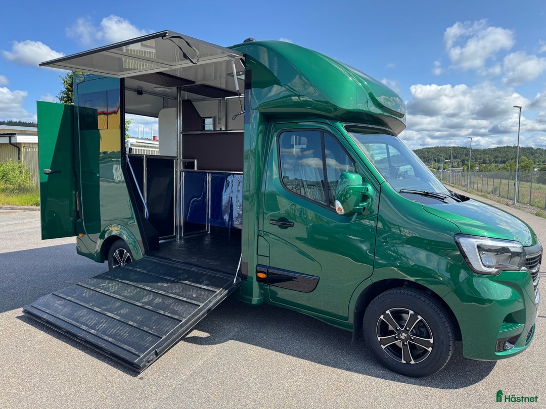 Hästlastbilar  fordon & transport till salu: Nybyggd Hästbuss Renault Master i Partille - Bild 23