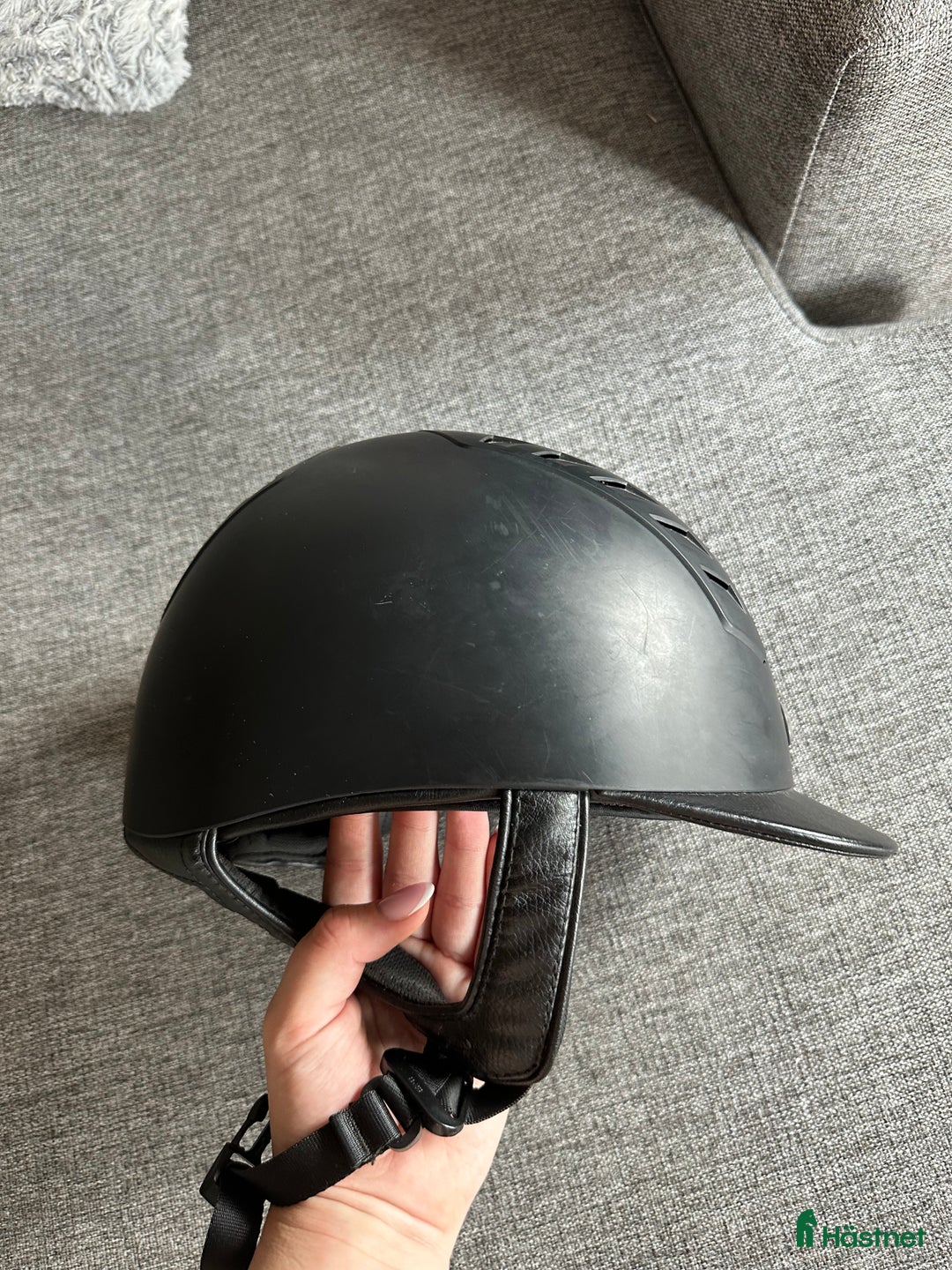 Hjälmar ryttarutrustning till salu: Back On Track hjälm i Växjö - Annons 2