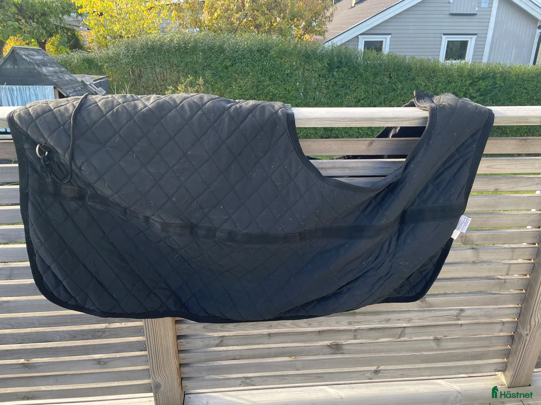 Täcken hästutrustning till salu: Back on Track skrittäcke 135 cm i Kungsängen - Annons 3