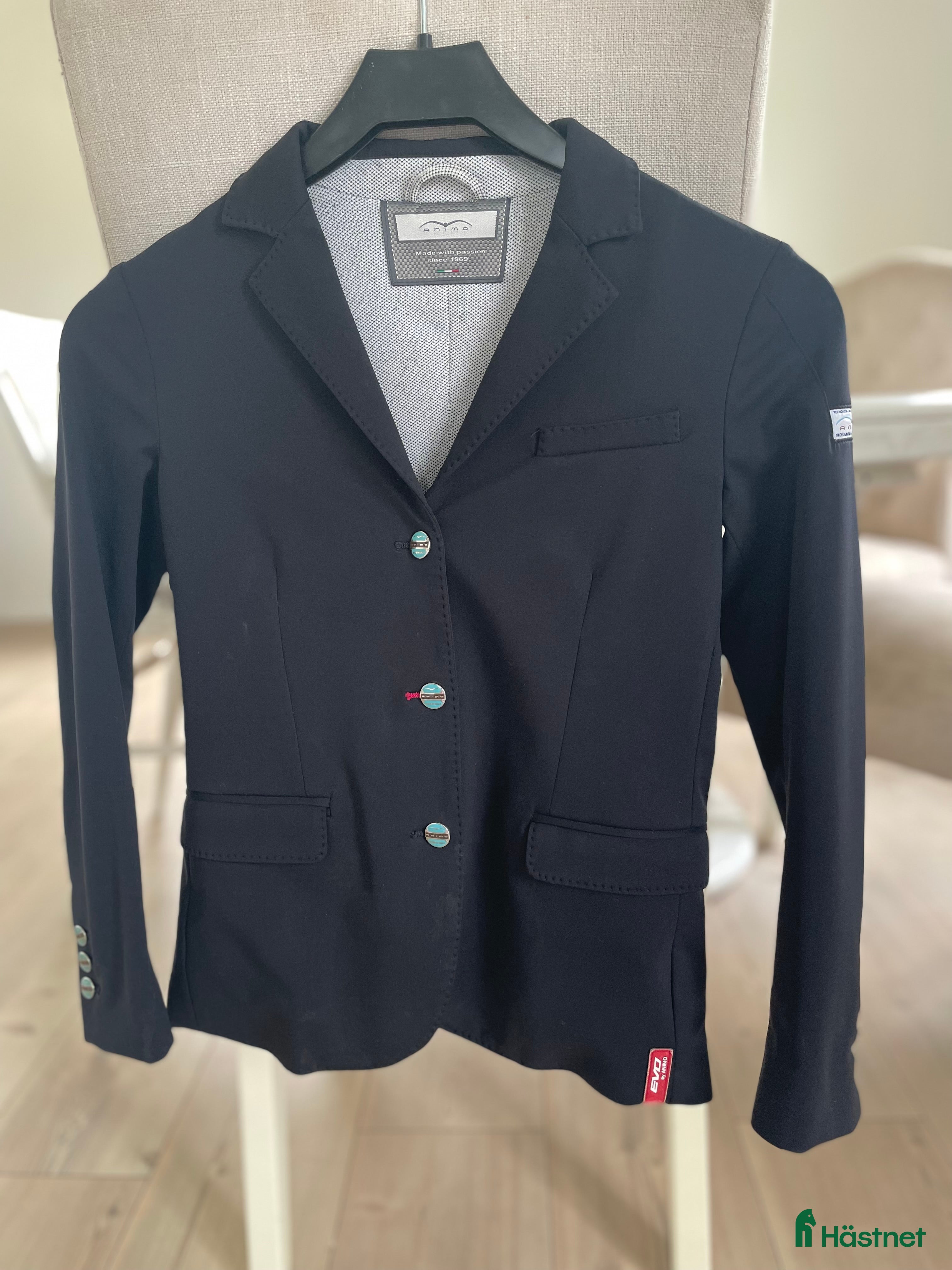 Jackor & Kavajer ryttarutrustning till salu: Animo kavaj i Rolfstorp - Annons 21