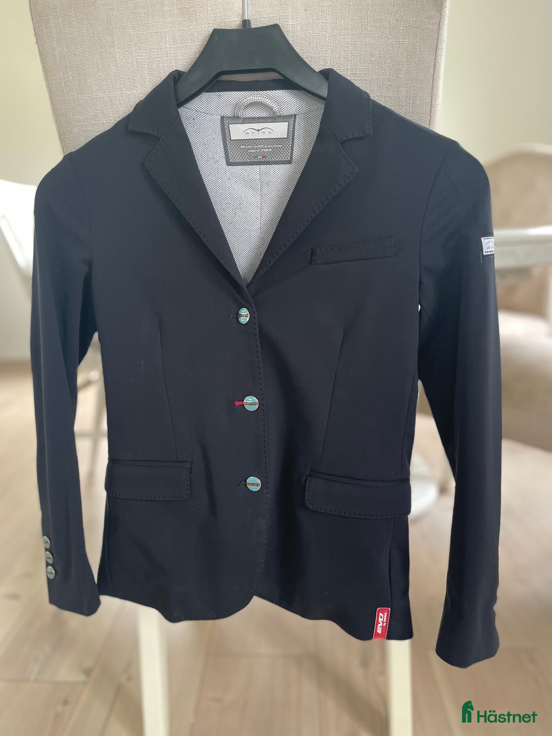 Jackor & Kavajer ryttarutrustning till salu: Animo kavaj i Rolfstorp - Annons 1