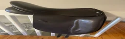 Sadlar hästutrustning till salu: Dressyrsadel 17’ i Umeå - Annons 3