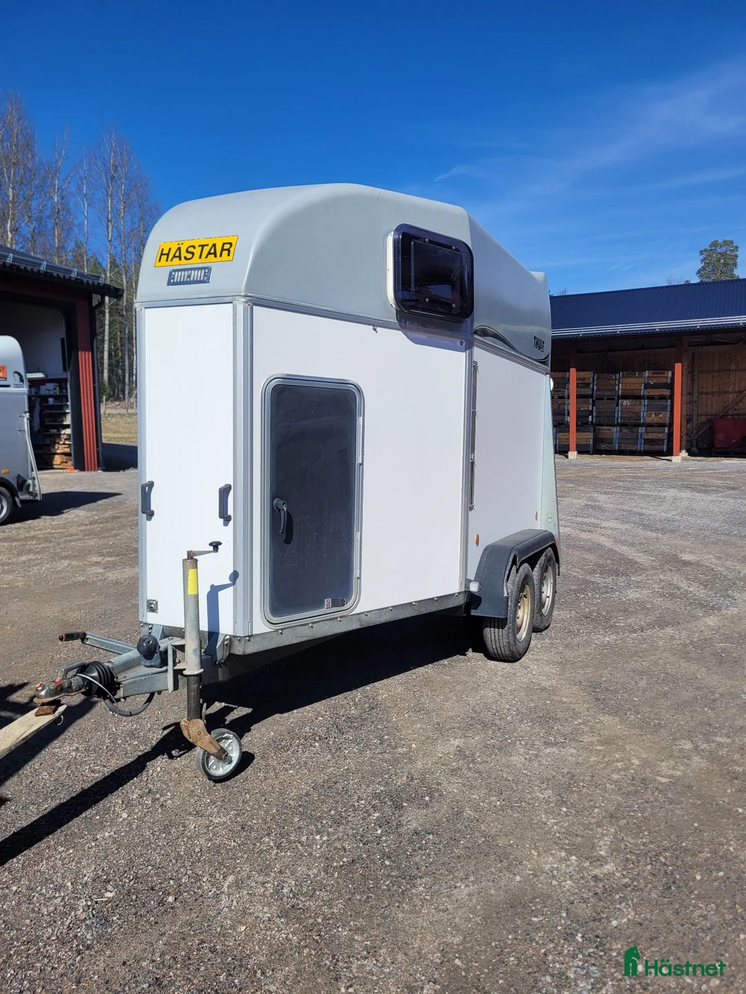 Hästtransporter  fordon & transport till salu: Nyrenoverat hästsläp - Annons 1