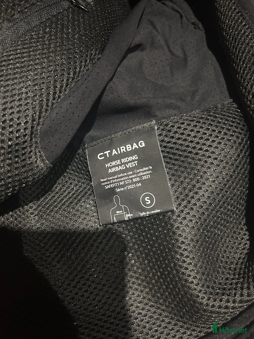 Säkerhetsvästar ryttarutrustning till salu: CT airbag i Gävle - Annons 2