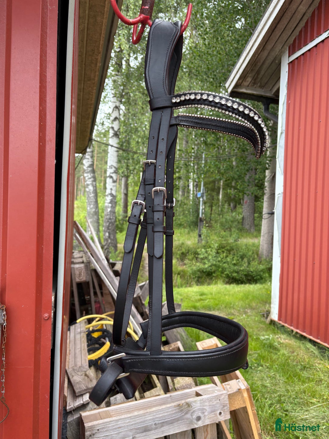 Träns hästutrustning till salu: Svart träns med Döbert pannband  i Karlstad - Annons 2