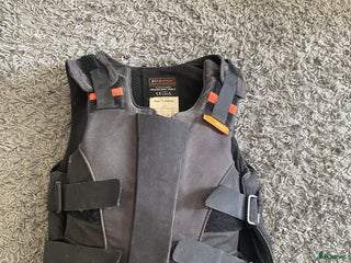 Säkerhetsvästar ryttarutrustning till salu: SäkerhetsVäst i Slite - Annons 18