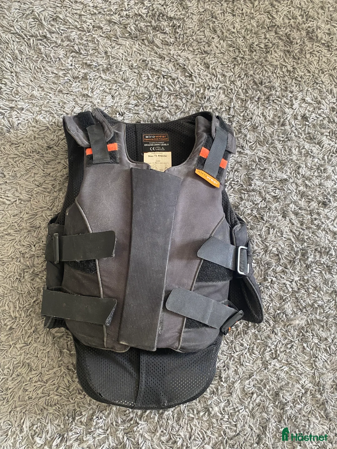 Säkerhetsvästar ryttarutrustning till salu: SäkerhetsVäst i Slite - Annons 1