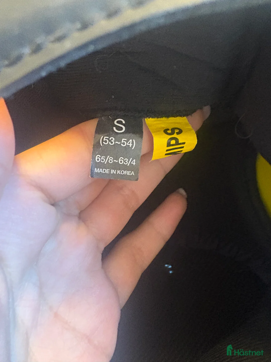 Hjälmar ryttarutrustning till salu: Onek ridhjälm med mips och solskärm - Annons 4