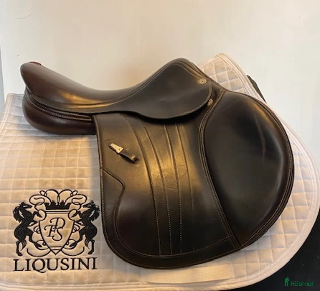 Sadlar hästutrustning till salu: Hoppsadel Equipe EKGO i Uppsala - Annons 1