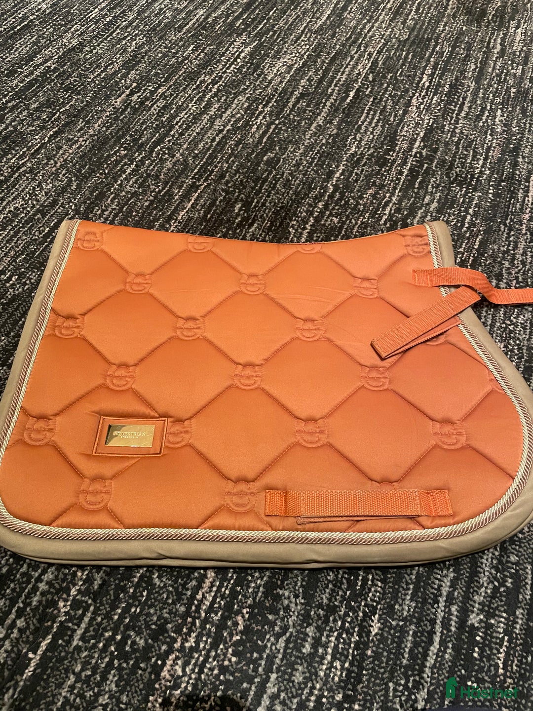 Schabrak & Vojlockar hästutrustning till salu: Orange Equestrian Stockholm Schabrak i Saltsjöbaden - Annons 1