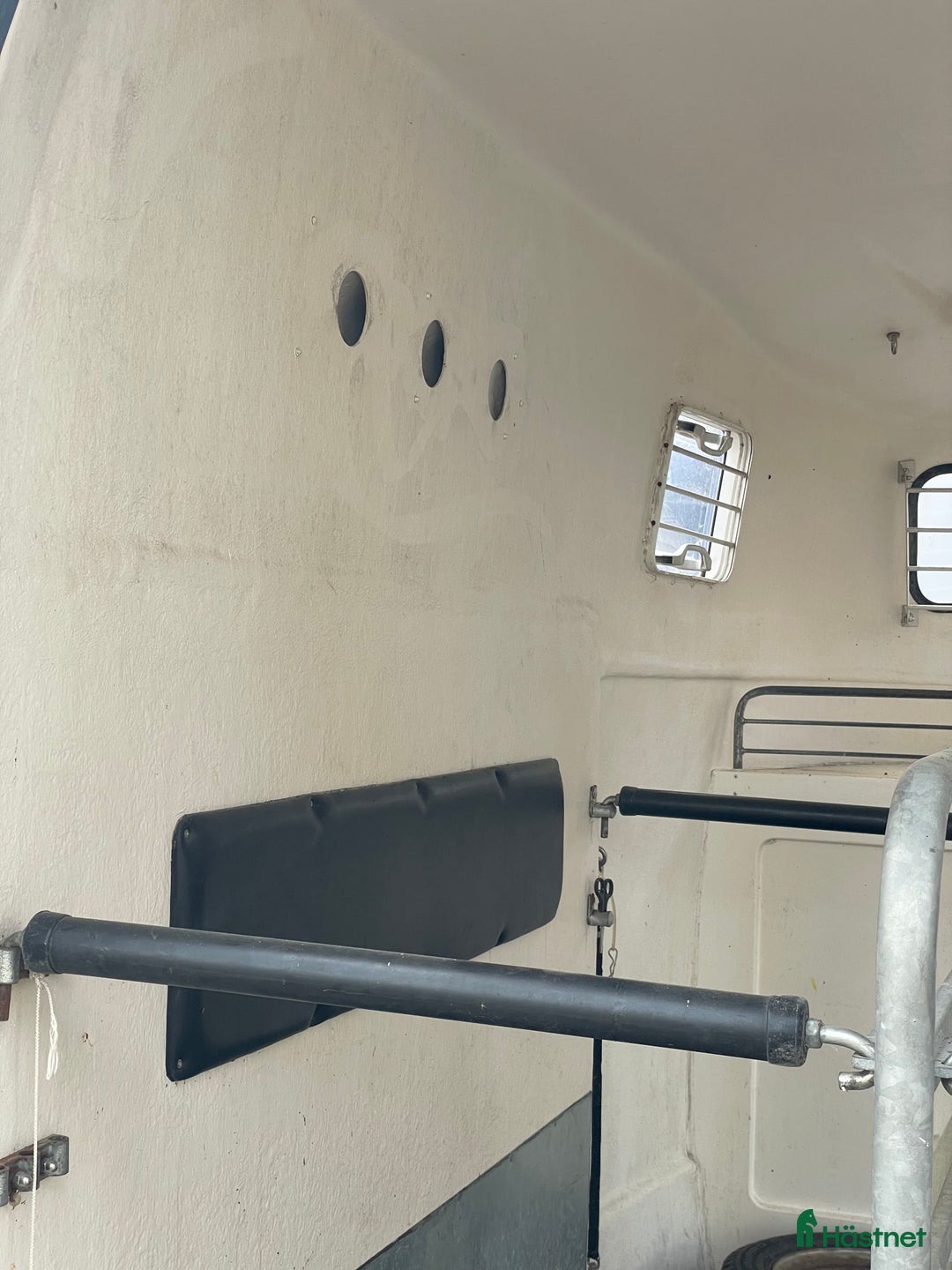 Hästtransporter  fordon & transport till salu: Ljus, rymlig Christ Champion 2012 i Hurva - Annons 9