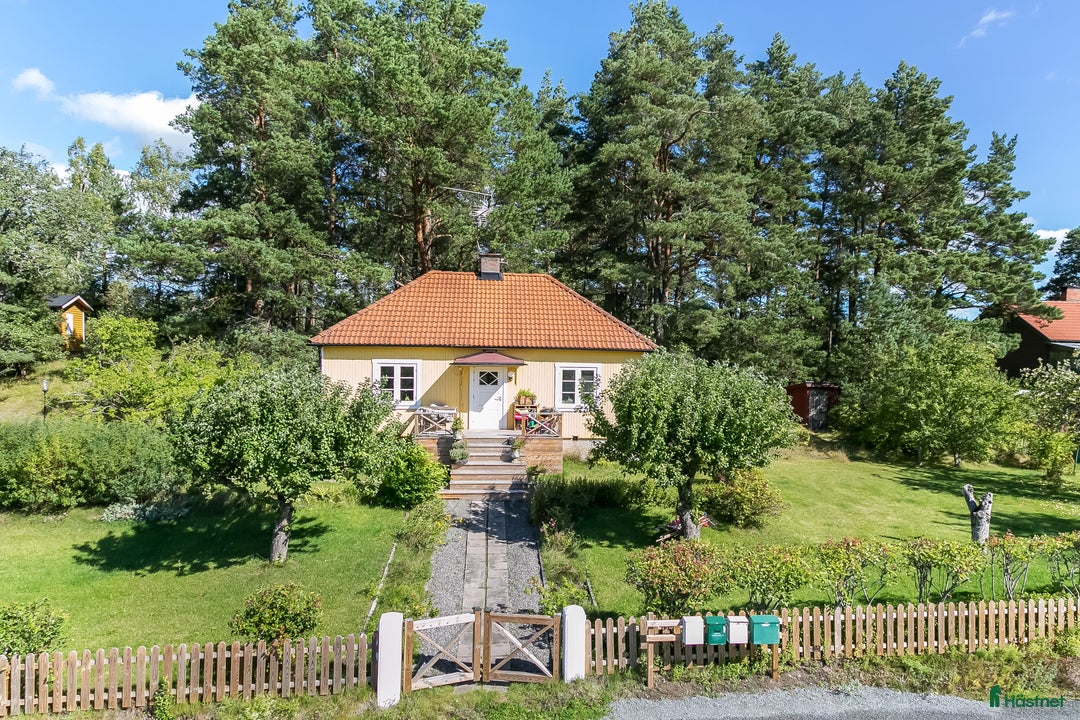  hästgårdar till salu: Charmigt stall i lantlig idyll, vackert renoverat! i Edsbro - Annons 31