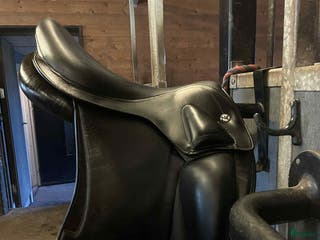 Sadlar hästutrustning till salu: Prestige Denni i Ärla - Annons 5