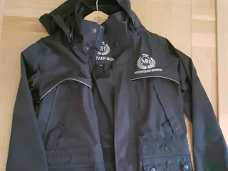 Jackor & Kavajer ryttarutrustning till salu: Ridjacka Horseware i Kållered - Annons 7