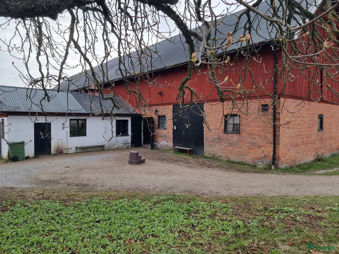  stallplats finnes: Lediga stallplatser i Drottningholm - Annons 1