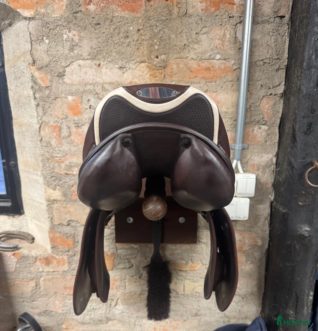 Sadlar hästutrustning till salu: Prestige Michel Robert X-Technology i Stockholm - Annons 3