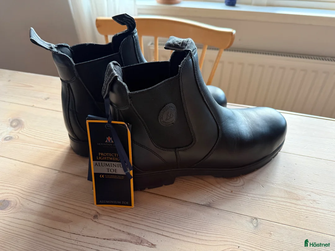 Ridstövlar ryttarutrustning till salu: Nya Mountain Horse Protective Jodphurs storlek 46 i Södertälje - Annons 2