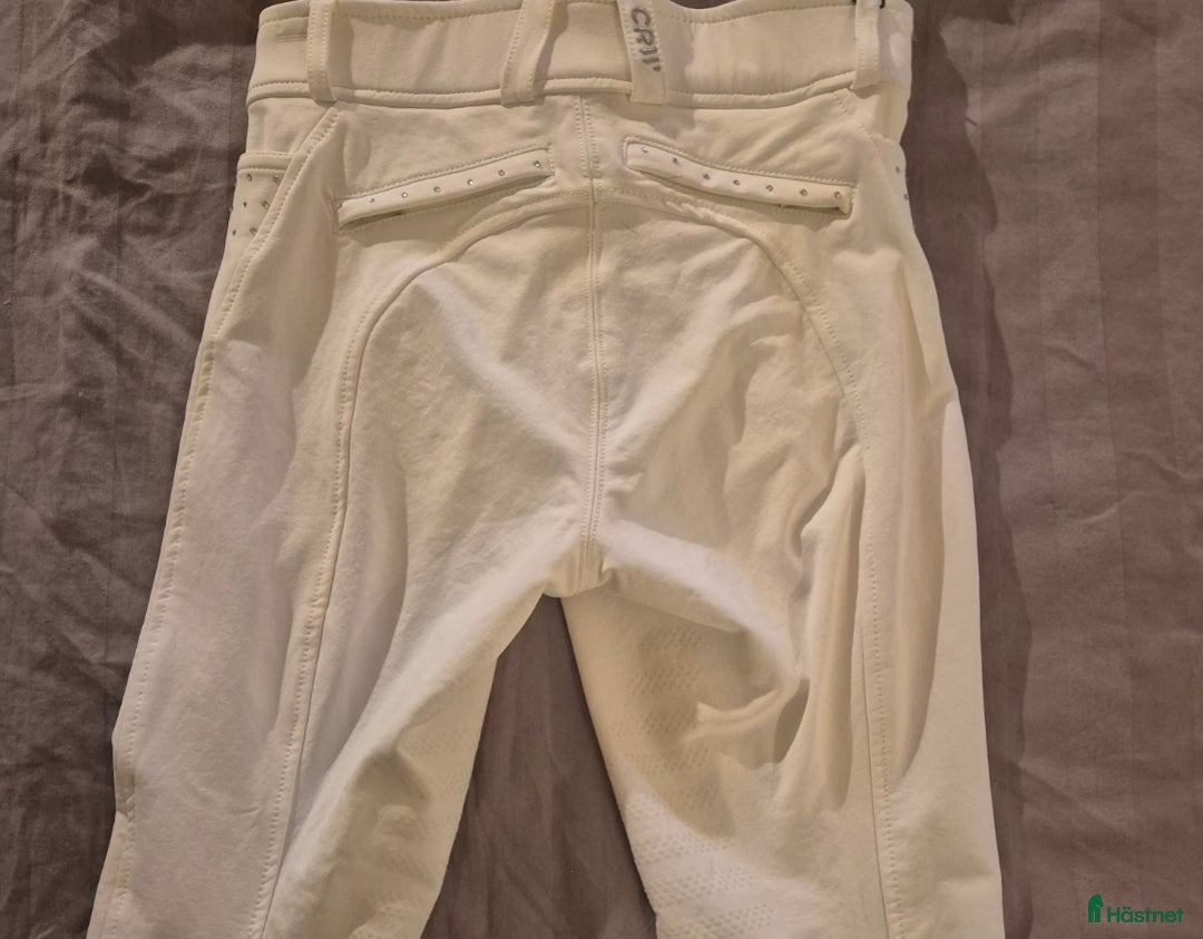 Ridbyxor ryttarutrustning till salu: Ett par oanvända vit ridbyxor! i Boden - Annons 2