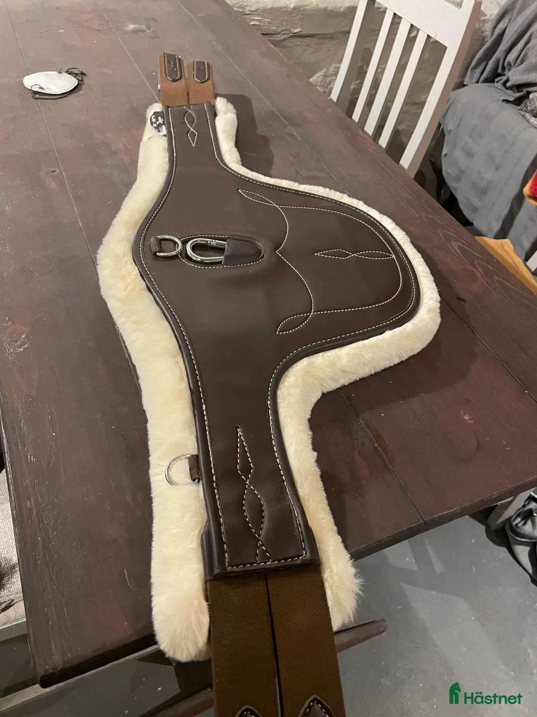 Sadeltillbehör hästutrustning till salu: Helt ny, Lippo magplatta i Vellinge - Annons 1