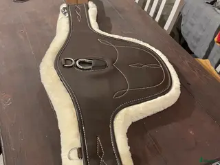 Sadeltillbehör hästutrustning till salu: Helt ny, Lippo magplatta i Vellinge - Annons 2